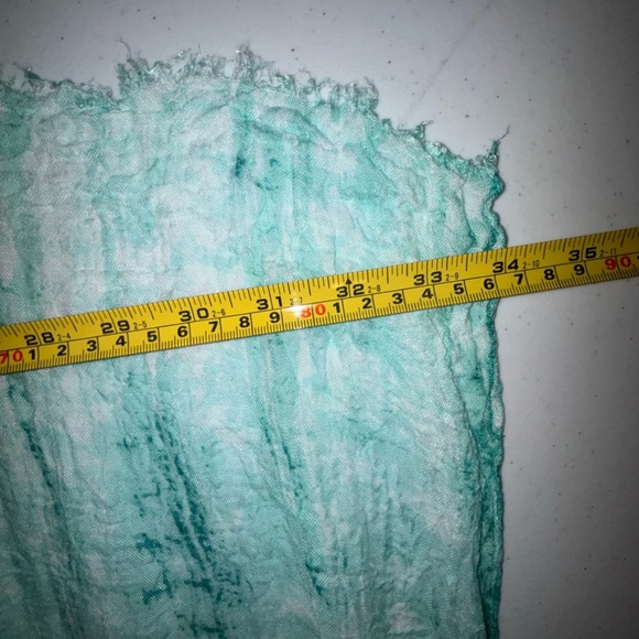 Elegant Green Scarf - Picture 4 of 7